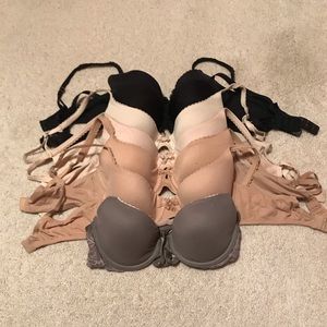 Bundle of 7 Victoria’s Secret size 32C bras!